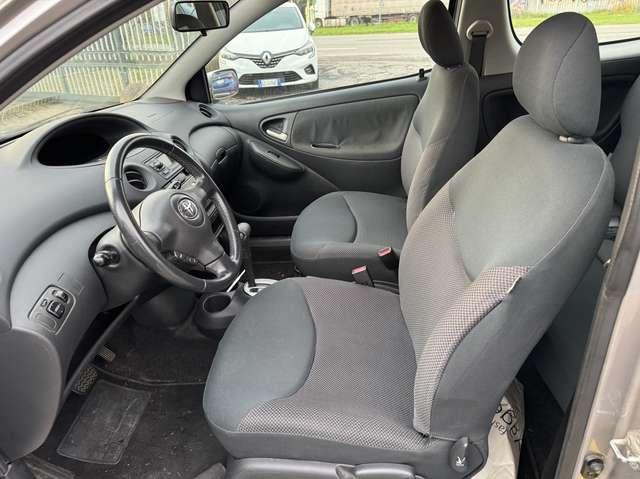 Toyota Yaris 3p 1.3 Sol auto