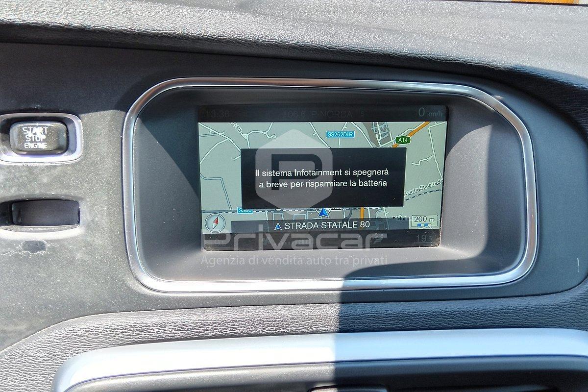 VOLVO V40 D2 R-design Momentum