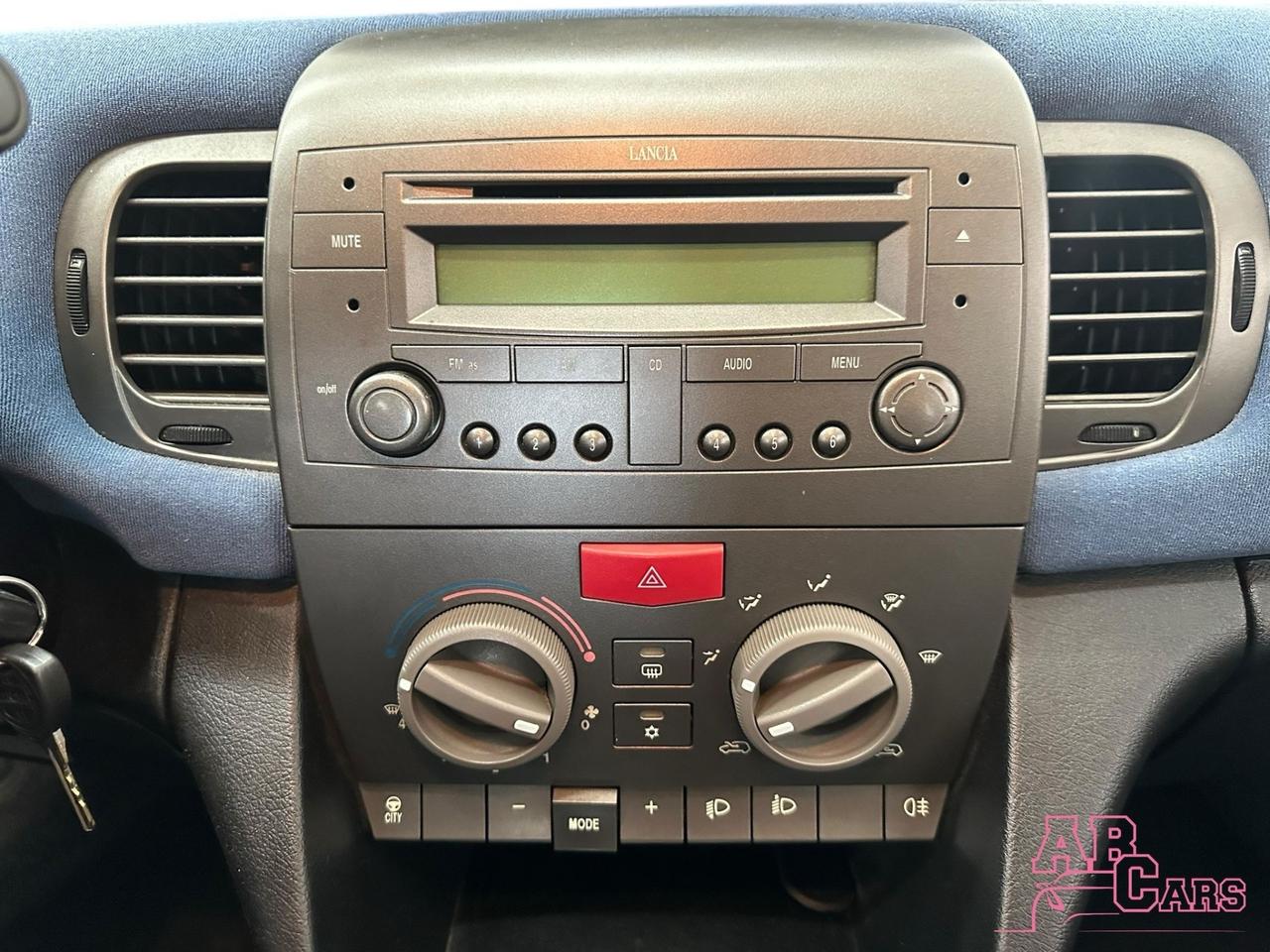 Lancia Ypsilon 1.2 Argento NEOPATENTATI