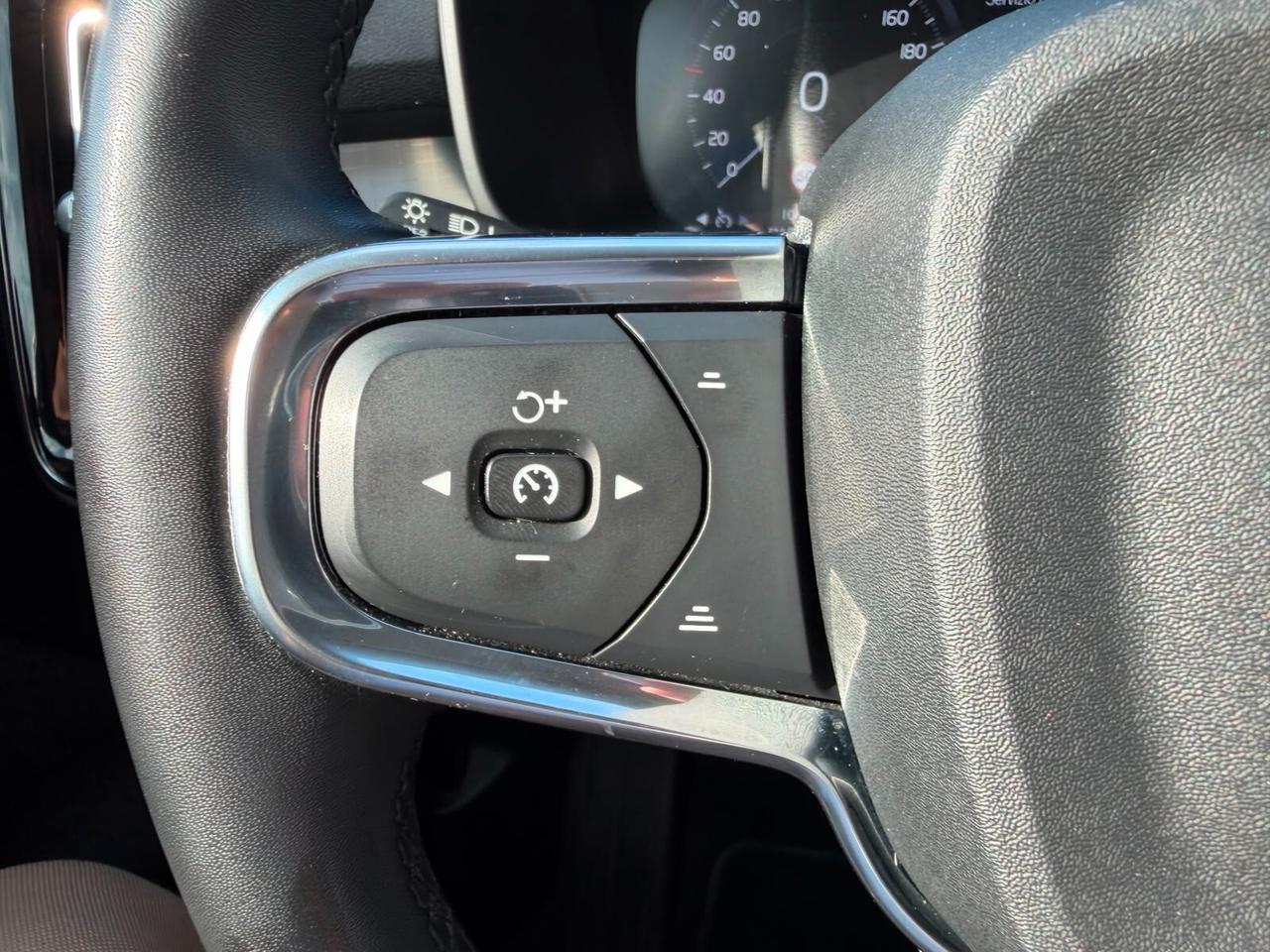 Volvo XC40 T4 Recharge Plug-in Hybrid automatico Essential