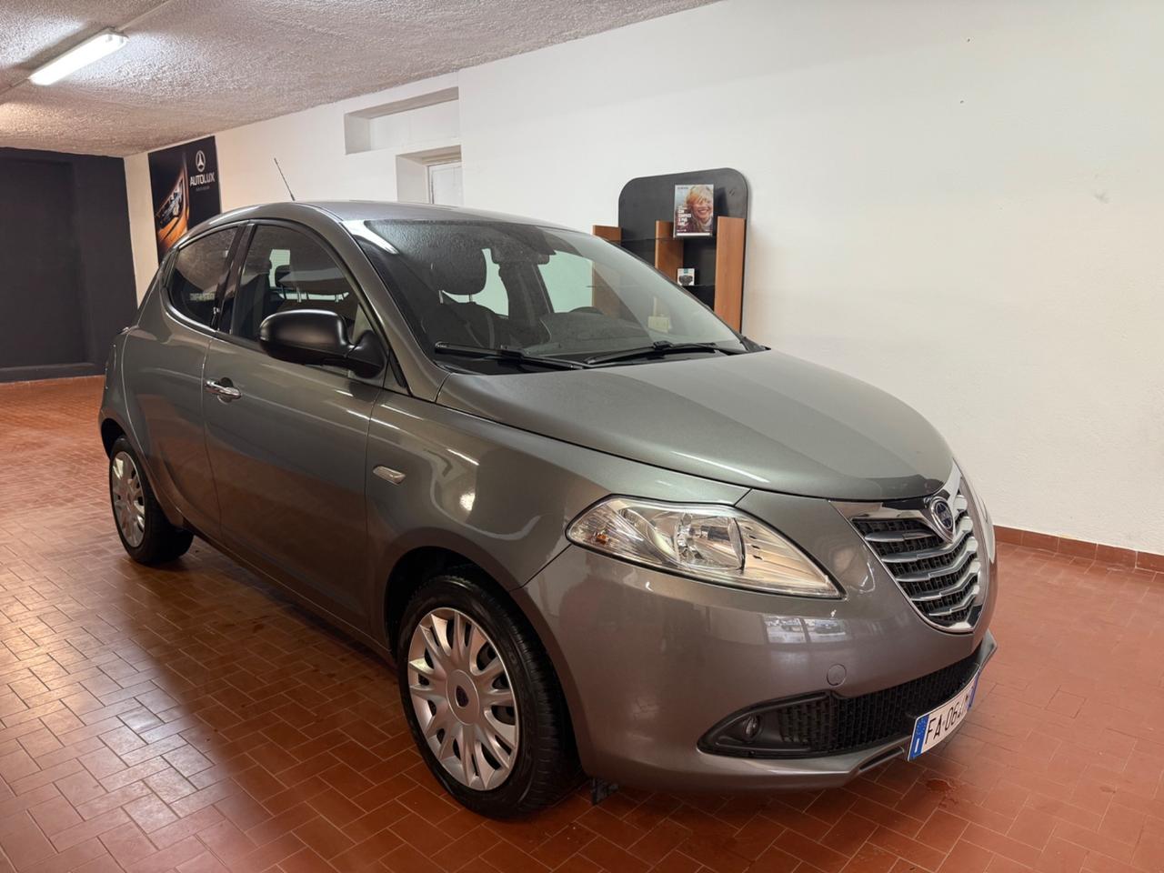 Lancia Ypsilon 1.2 69 CV 5 porte Gold