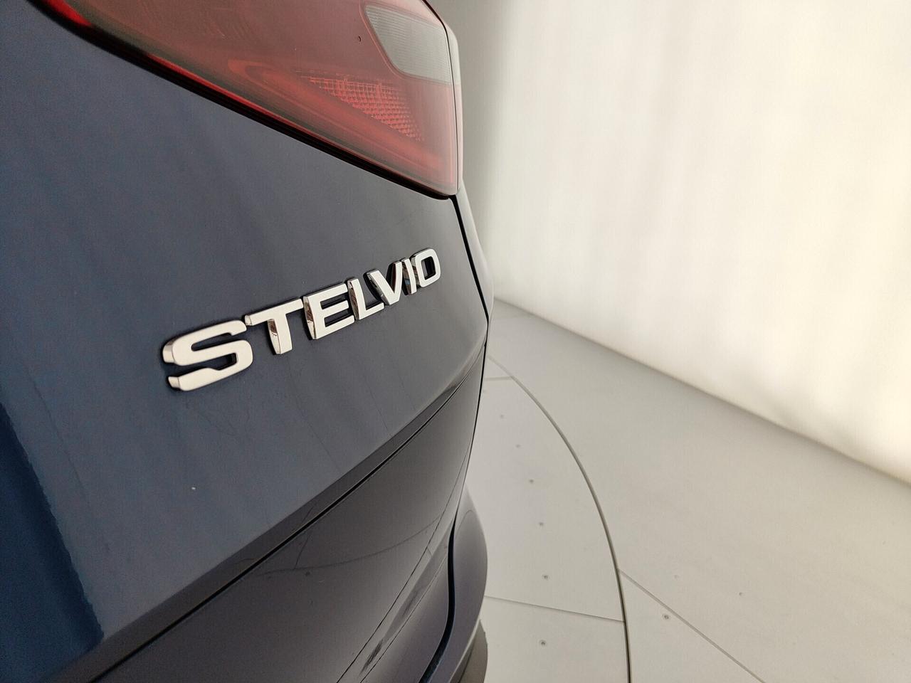 Alfa Romeo Stelvio 2.2 Turbodiesel 210 CV AT8 Q4 Executive