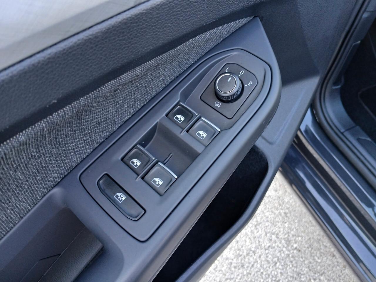 Volkswagen Golf 1.0 eTSI EVO DSG LIFE 2023