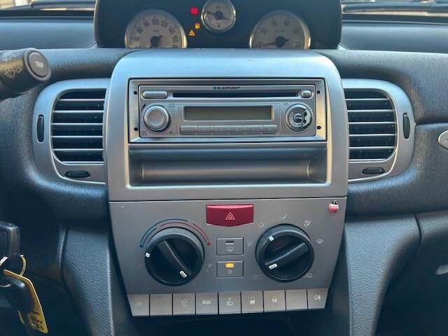 Lancia Ypsilon 1.3 MJT 75 CV Oro