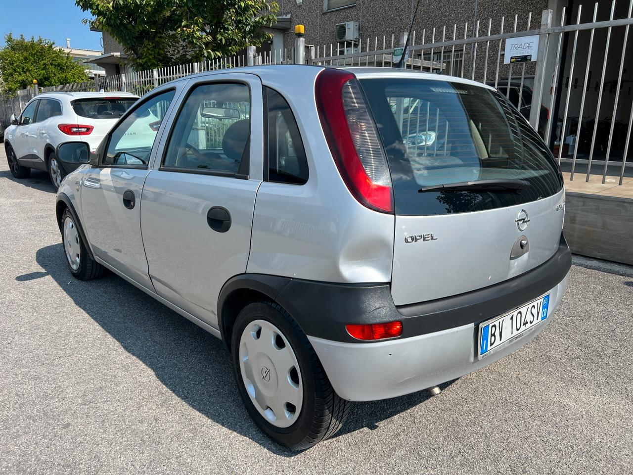 Opel Corsa 1.2i 16V cat 5 porte Euro 4 adatta a neopatentati