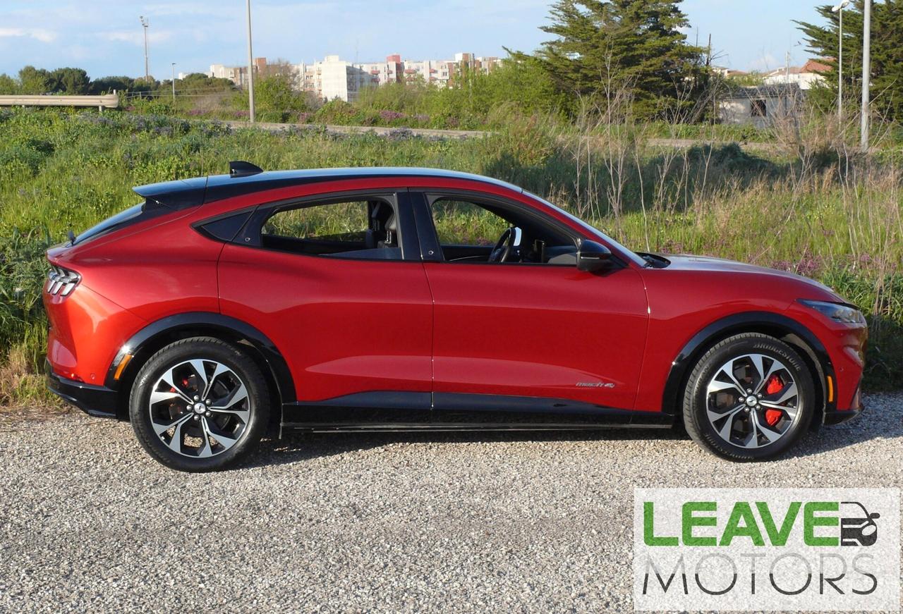 Ford Mustang Mach-E AWD 351 CV (M1483)