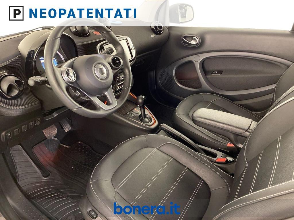 Smart fortwo 4,6kW EQ racingrey