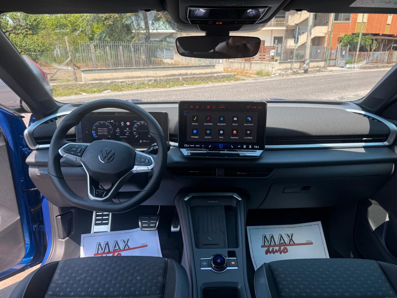 Volkswagen T-Roc 1.5 eTSI ACT 150 CV DSG R-Line PRONTA CONSEGNA