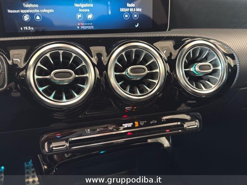 Mercedes-Benz Classe A - V177 2018 Diesel A 200 d Premium 4matic auto