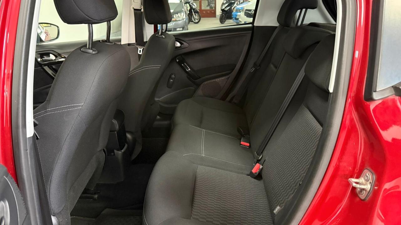 Peugeot 208 1.2 Benzina 82cv 5 porte Allure