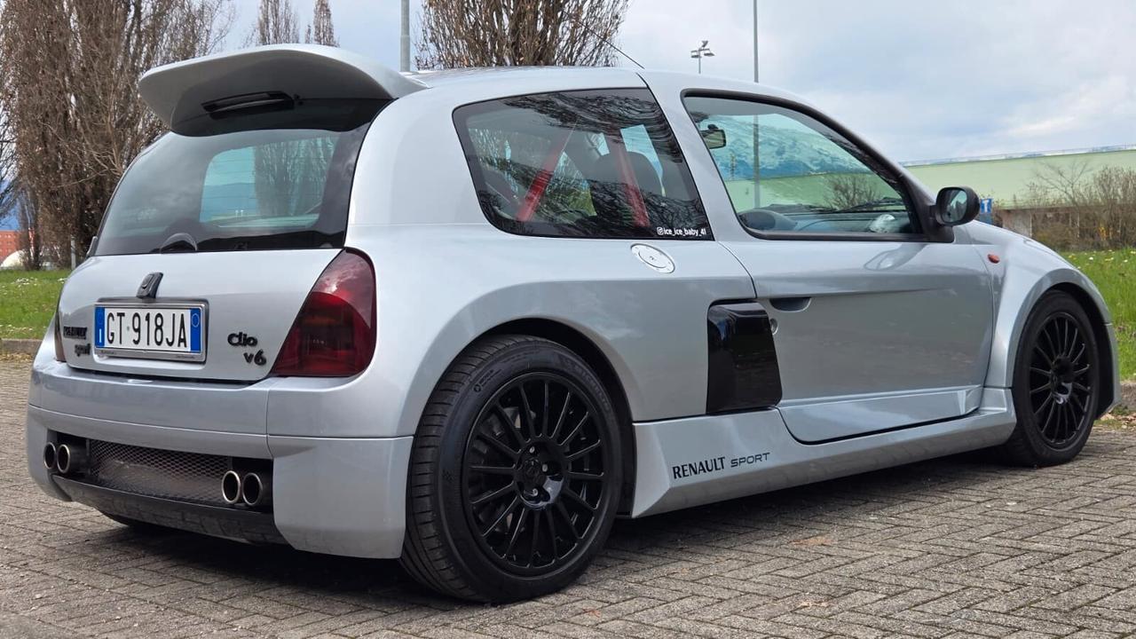 Renault Clio 3.0 V6 24V cat 3 porte Sport