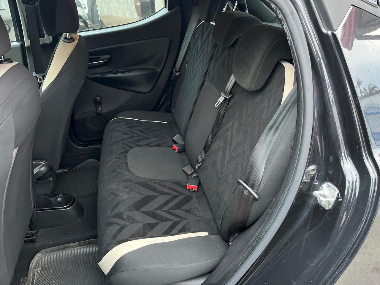 Lancia y 0.9 twinair benz.-cambio automatico-full-2016