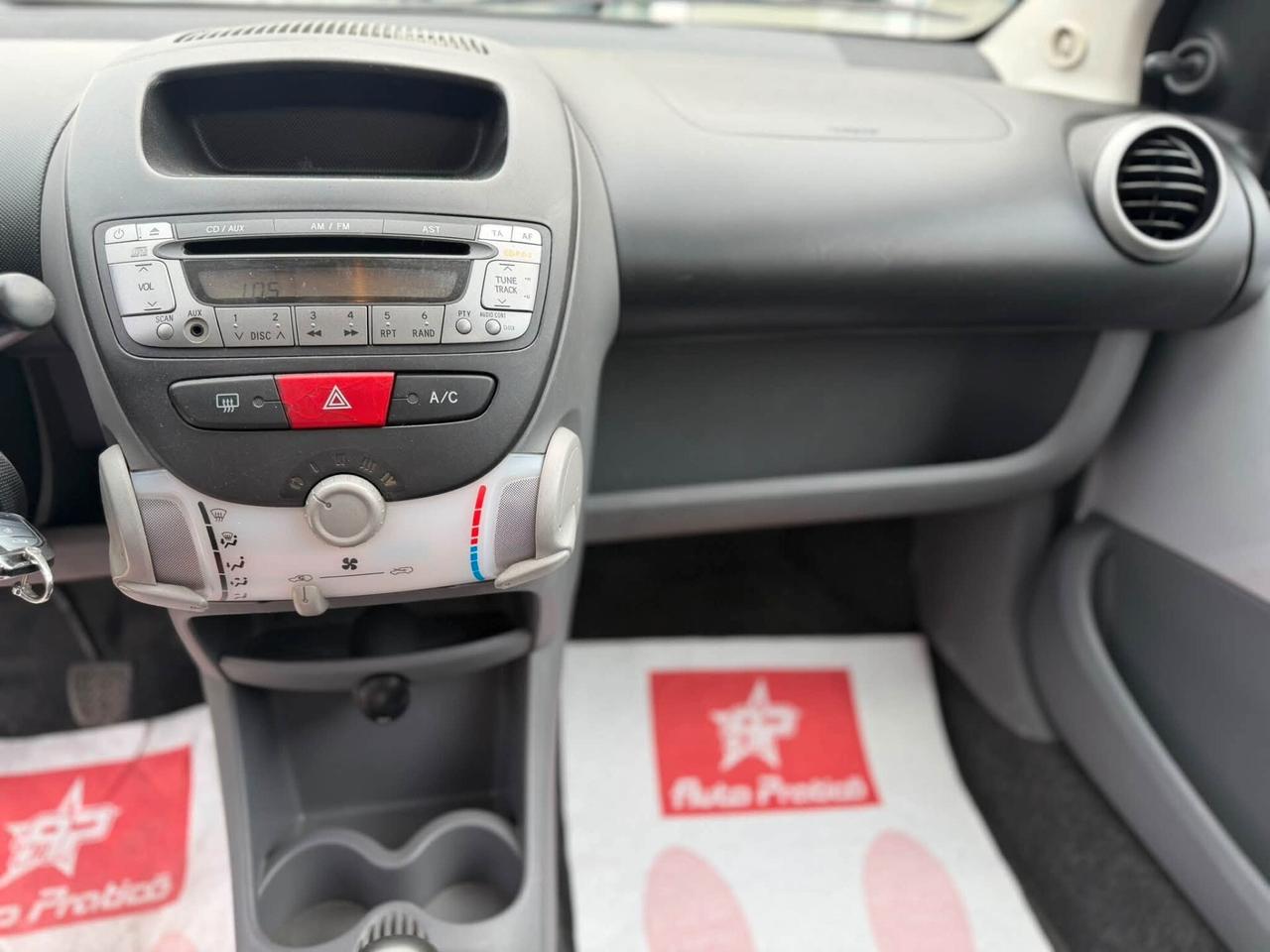 Toyota Aygo 1.0 3 porte Sol OK NEOPATENTATI