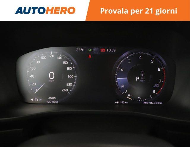 VOLVO XC40 T2 Geartronic Momentum Core