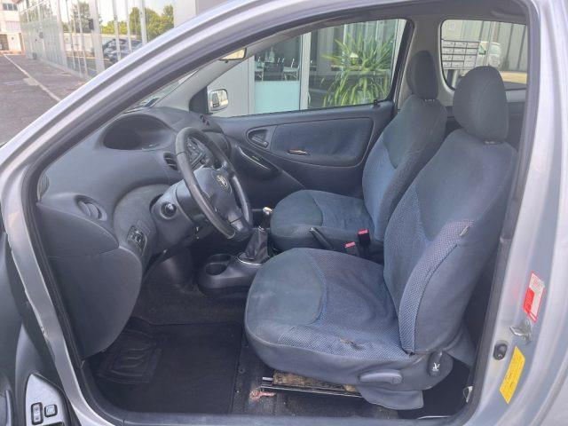 TOYOTA Yaris 1.0i 16V cat 3P. Sol Neopatentati