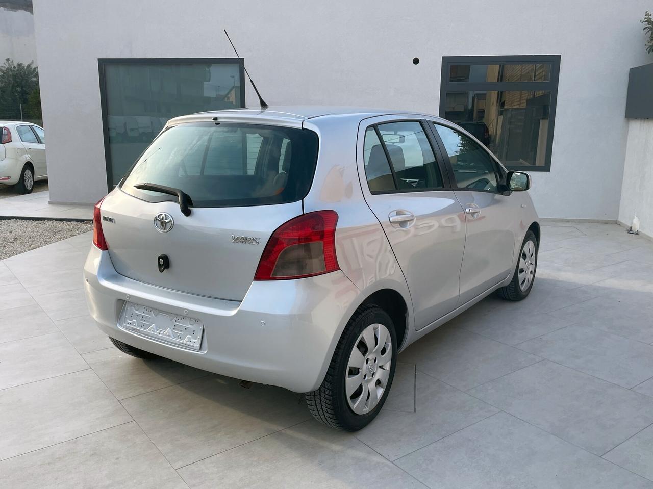 Toyota Yaris 1.3 5 porte