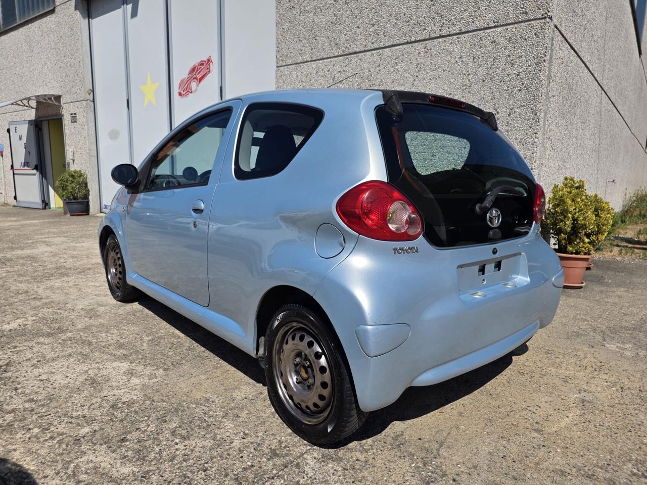 Toyota Aygo 1.0 12V VVT-i 3 p. Neopatentati