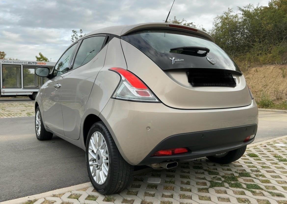 Lancia Ypsilon 1.2 69 CV 5 porte Gold-full-