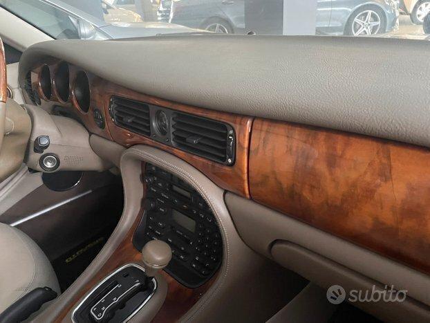 Jaguar XJ SOVEREIGN