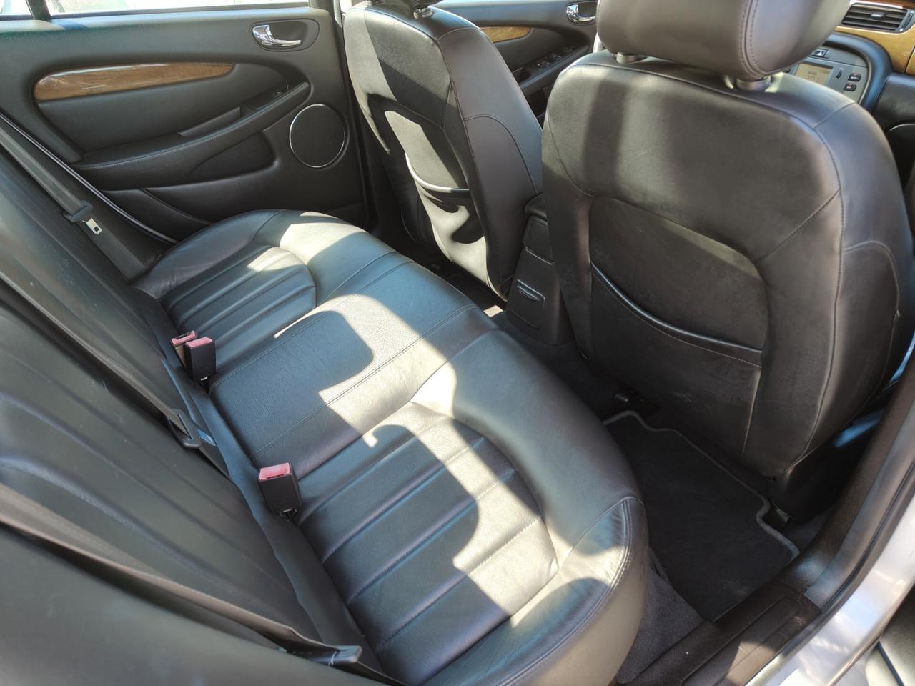 Jaguar X-Type 2.5 V6 24V cat Executive