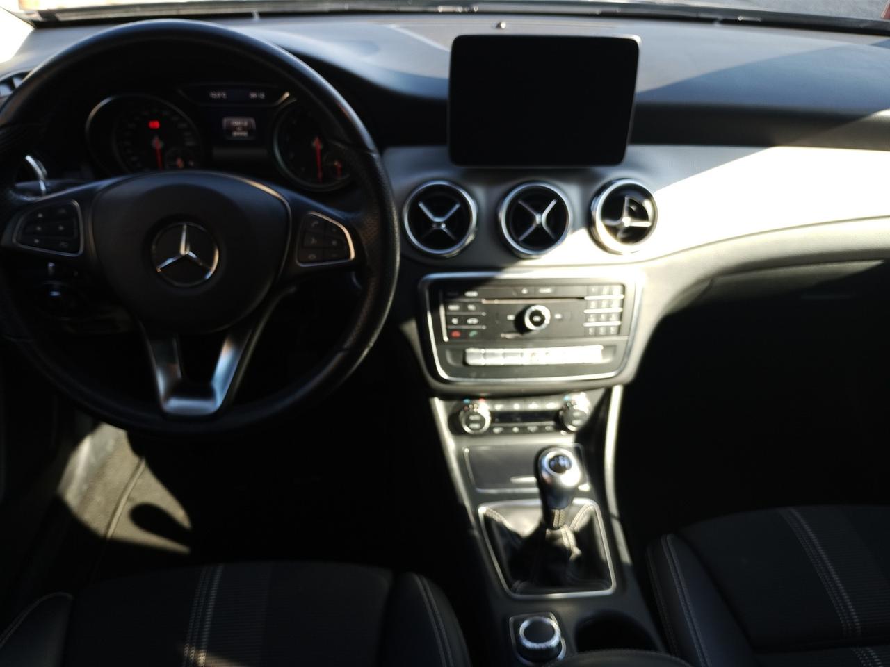 Mercedes-Benz GLA 200 GLA 200 1.6 Premium