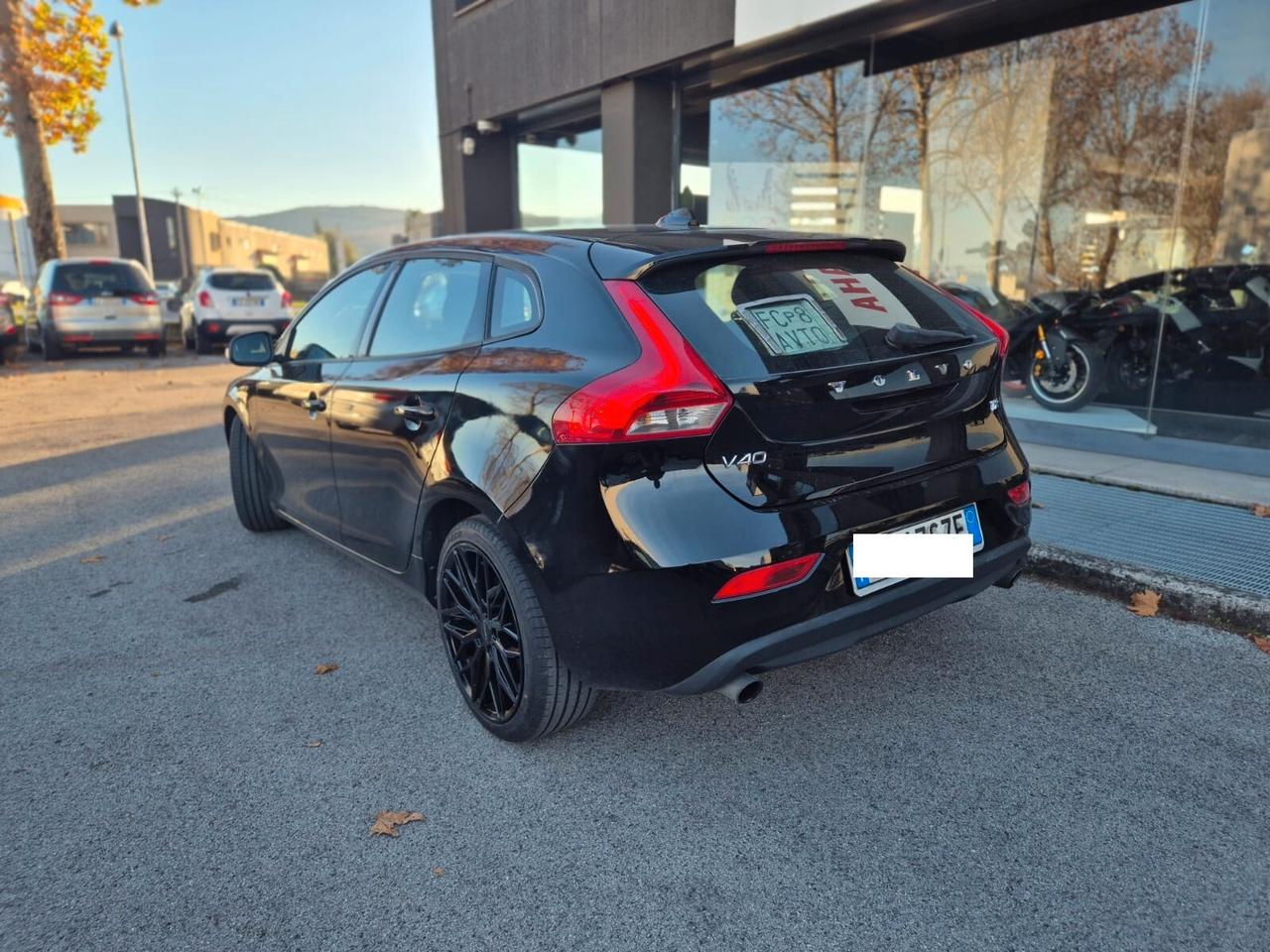 Volvo V40 D2 1.6 Kinetic E5B -- IN ARRIVO!!!