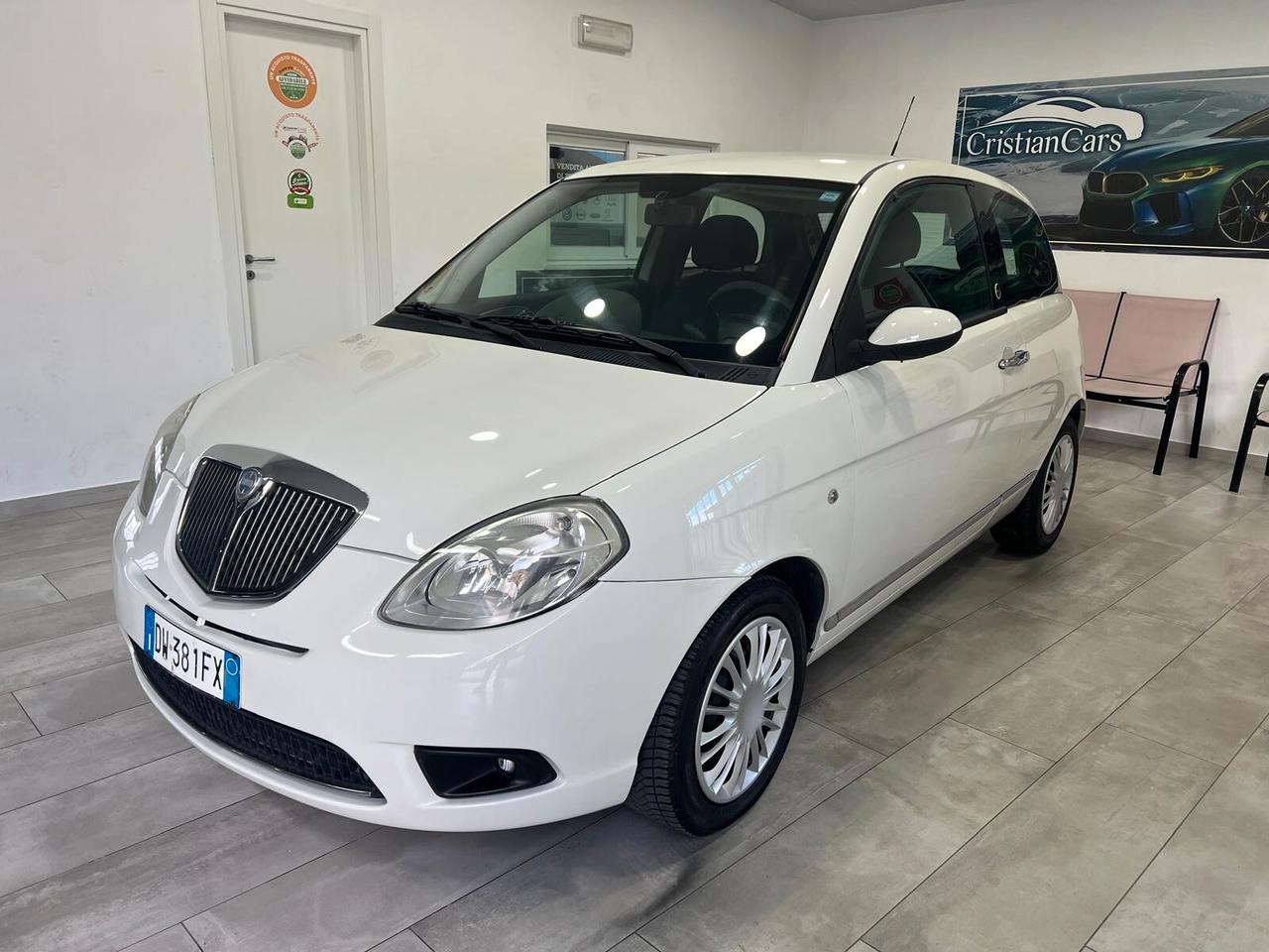 Lancia Ypsilon 1.4 Argento Ecochic GPL