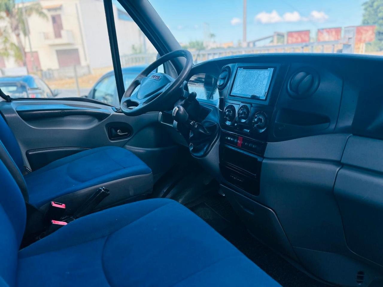 IVECO DAILY MINI VAN