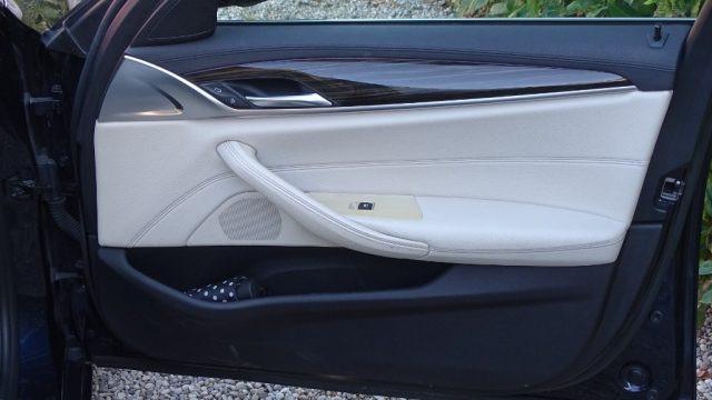 BMW 530 d xDrive 249CV Touring Luxury, Garanzia..