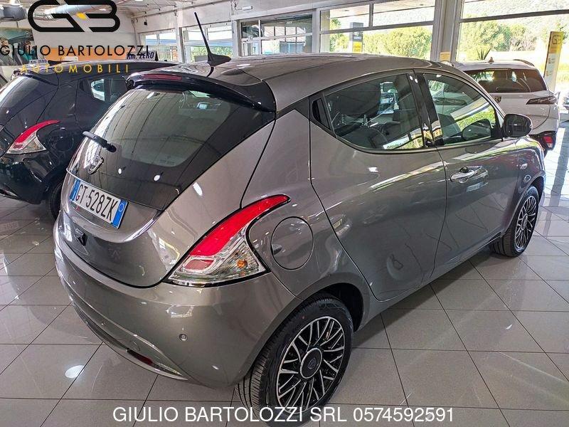 Lancia Ypsilon 1.0 FireFly 5 porte S&S Hybrid Platino