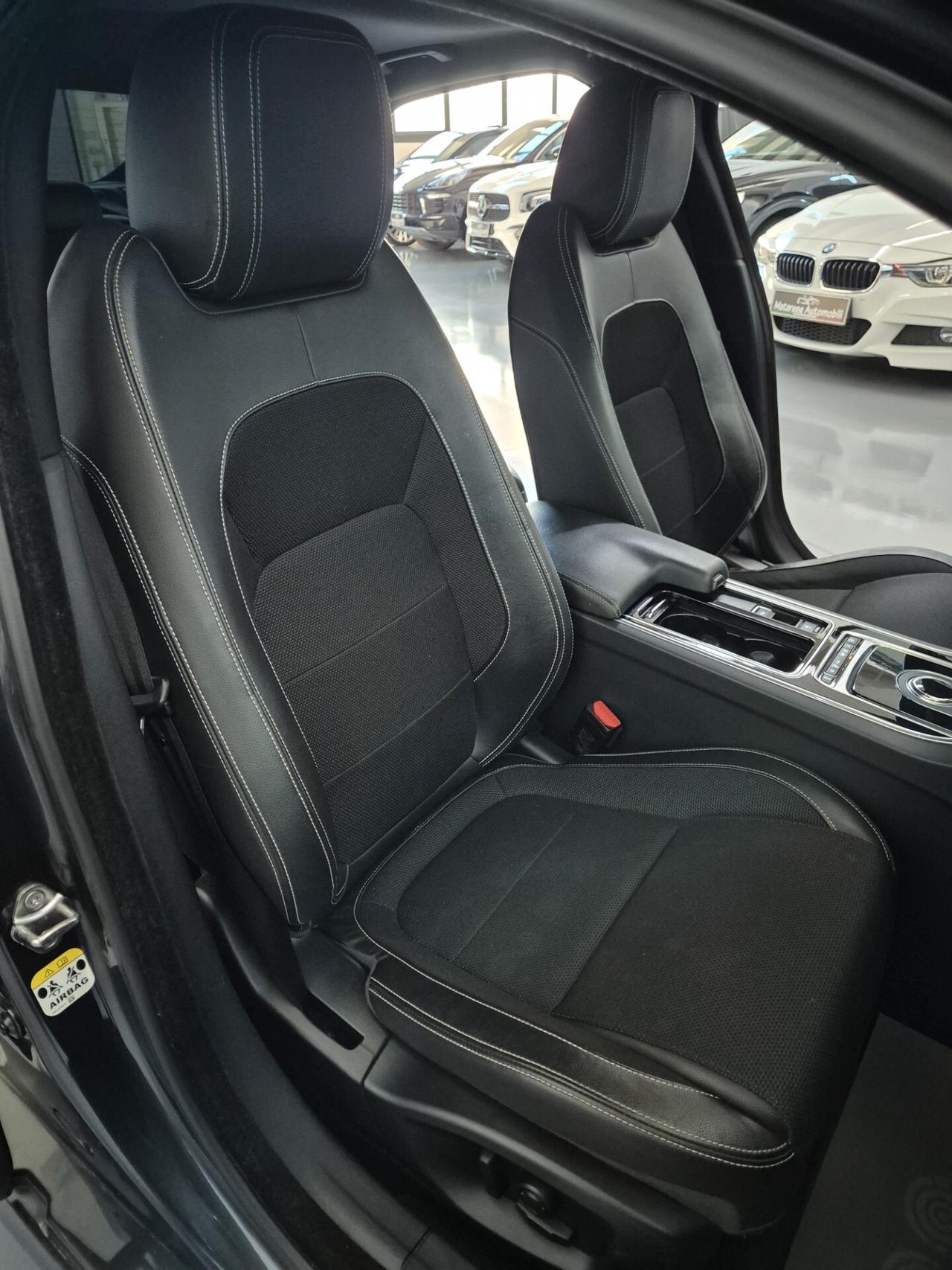 Jaguar XF R sport AWD 2.0d 179cv Automatica Navi Finanziabile