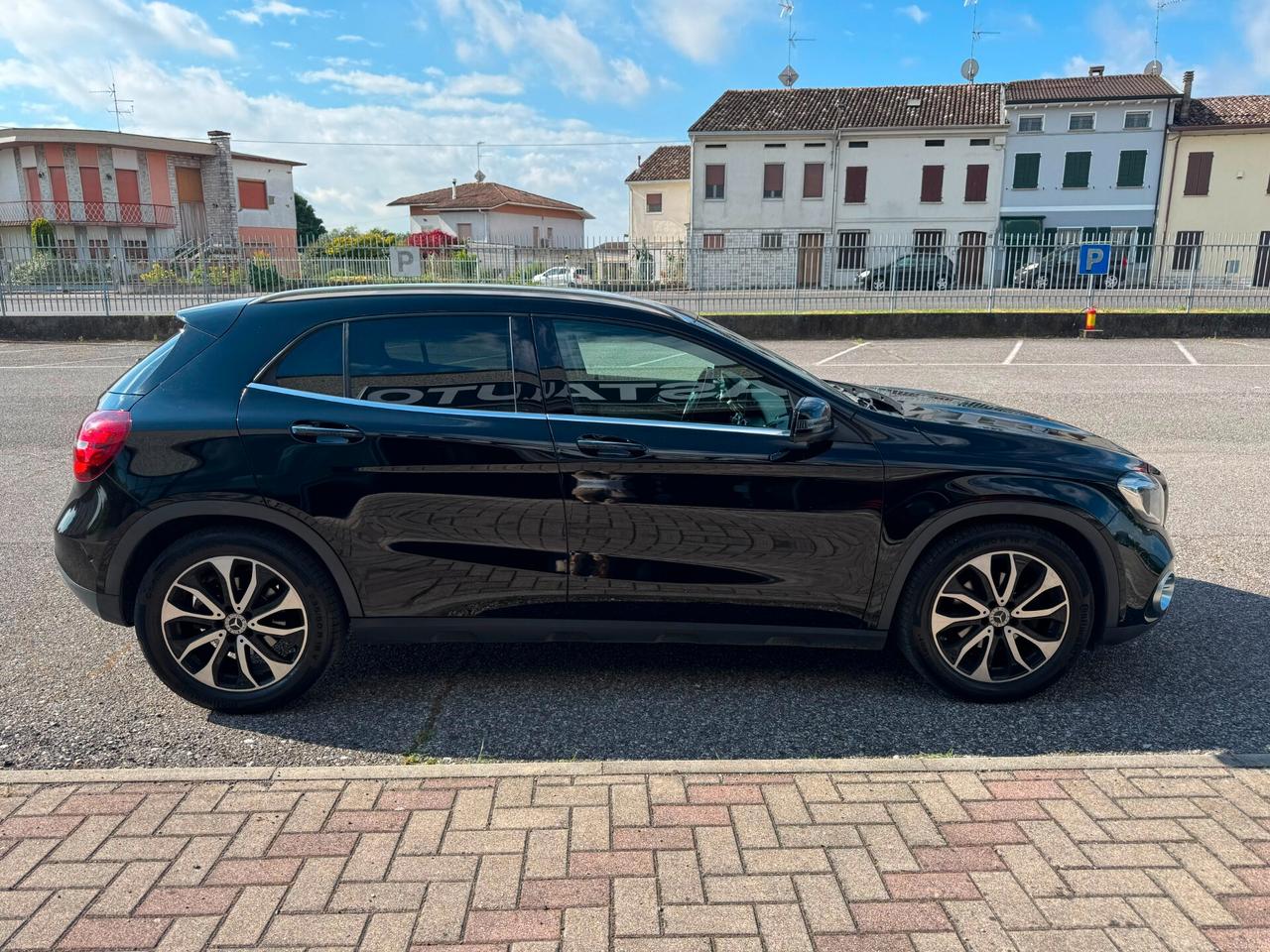 Mercedes GLA 180 Premium Plus
