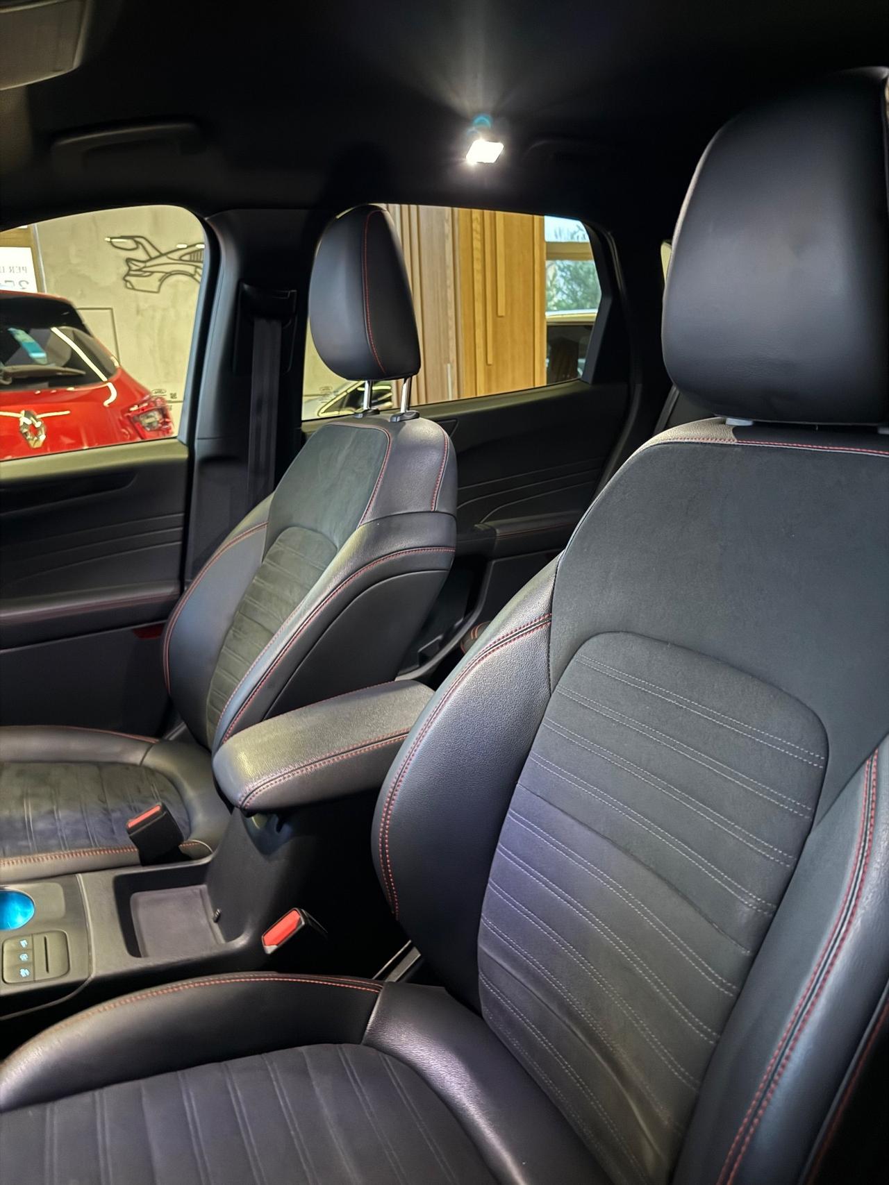 Ford Kuga AWD ST-Line X