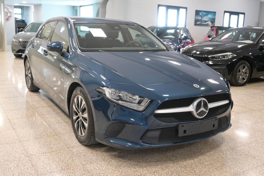 MERCEDES-BENZ A 160 109CV 6M. BUSINESS SOLUTION ( NAVI PREMIUM - CRUISE - PARK ASSIST - TELECAMERA POST. )