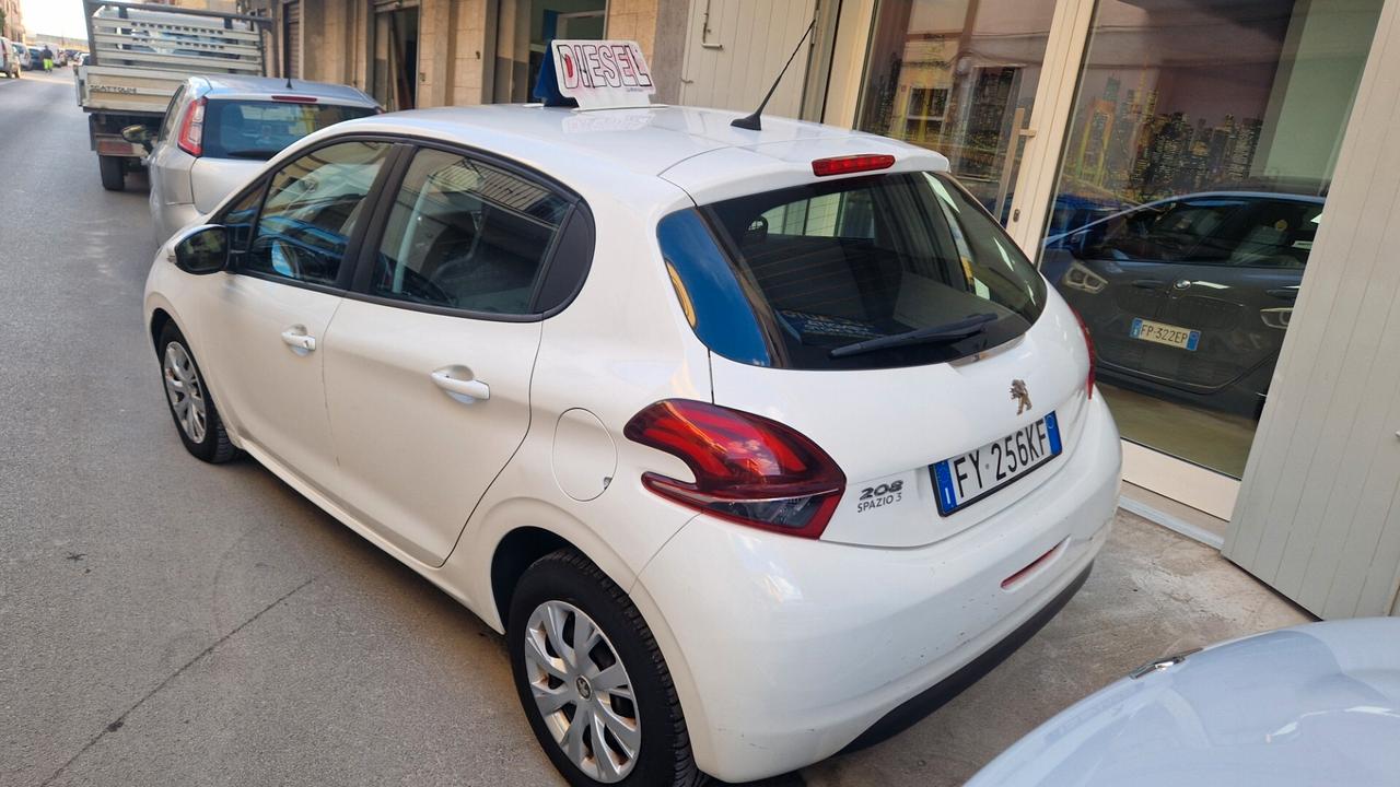 Peugeot 208 BlueHDi 75 5 porte Active