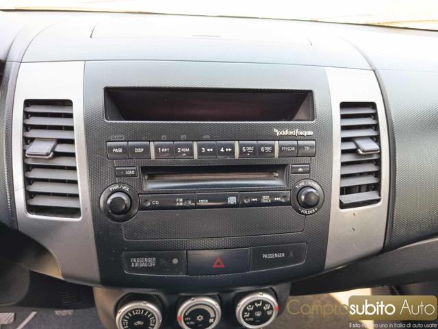 MITSUBISHI Outlander 2.0 DI-D Instyle 7 p.ti DPF