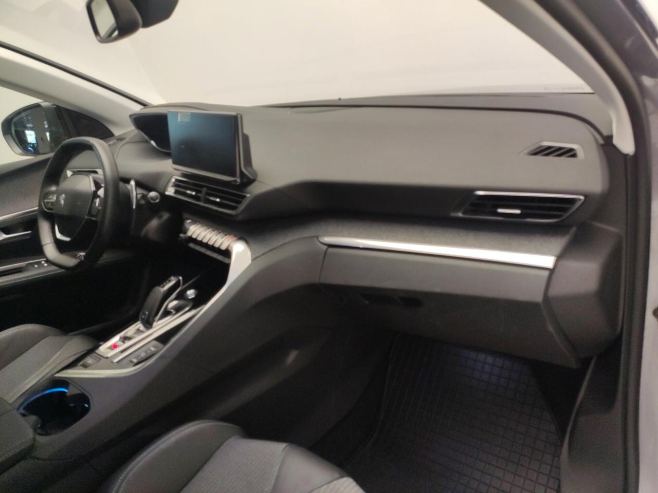 Peugeot 3008 BlueHDi 130 S&S EAT8 Allure
