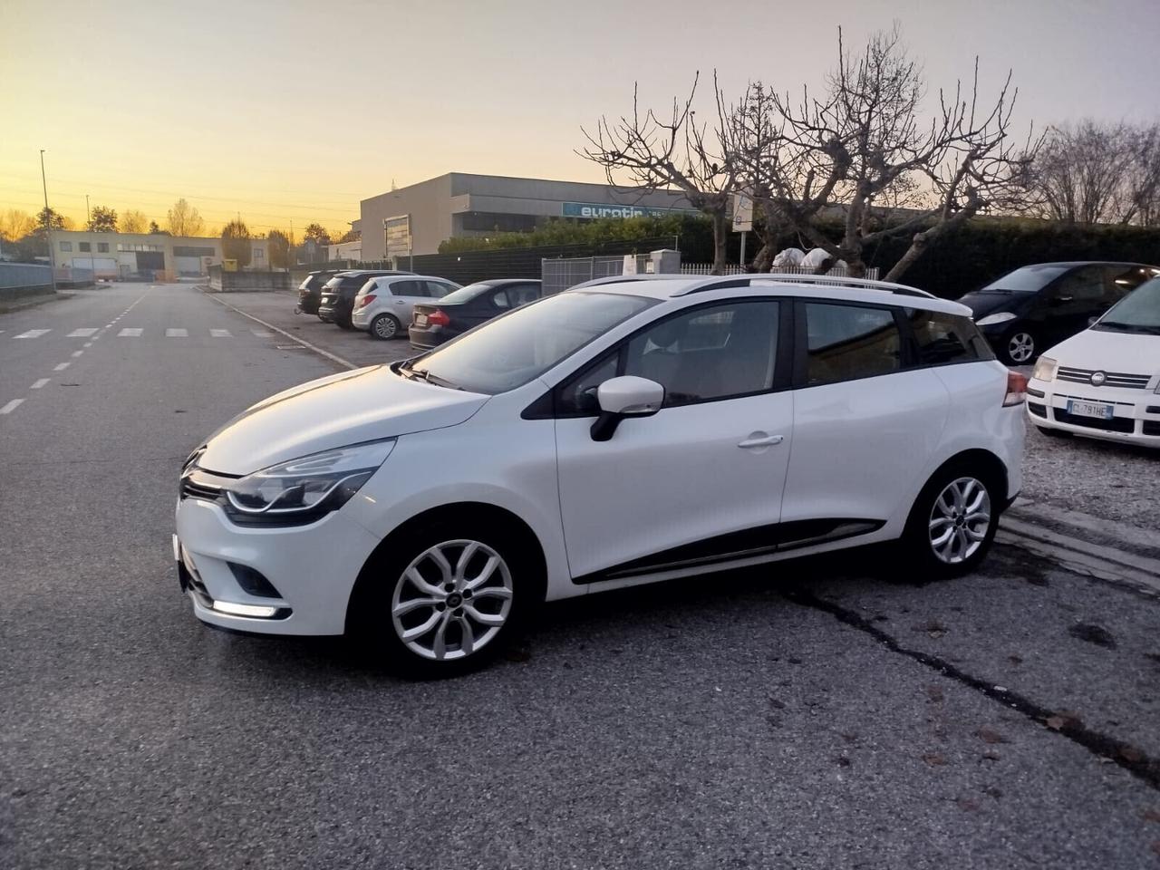 Renault CLIO SPORTER 1.5 diesel 66 kw 90 cv autocarro n1 5 posti