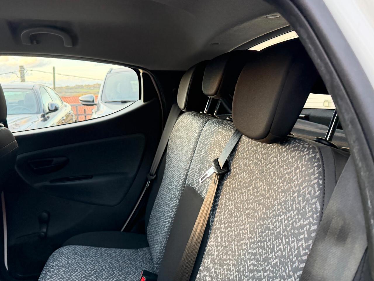 Lancia Ypsilon 1.2 69 cv. ELEFANTINO BLU