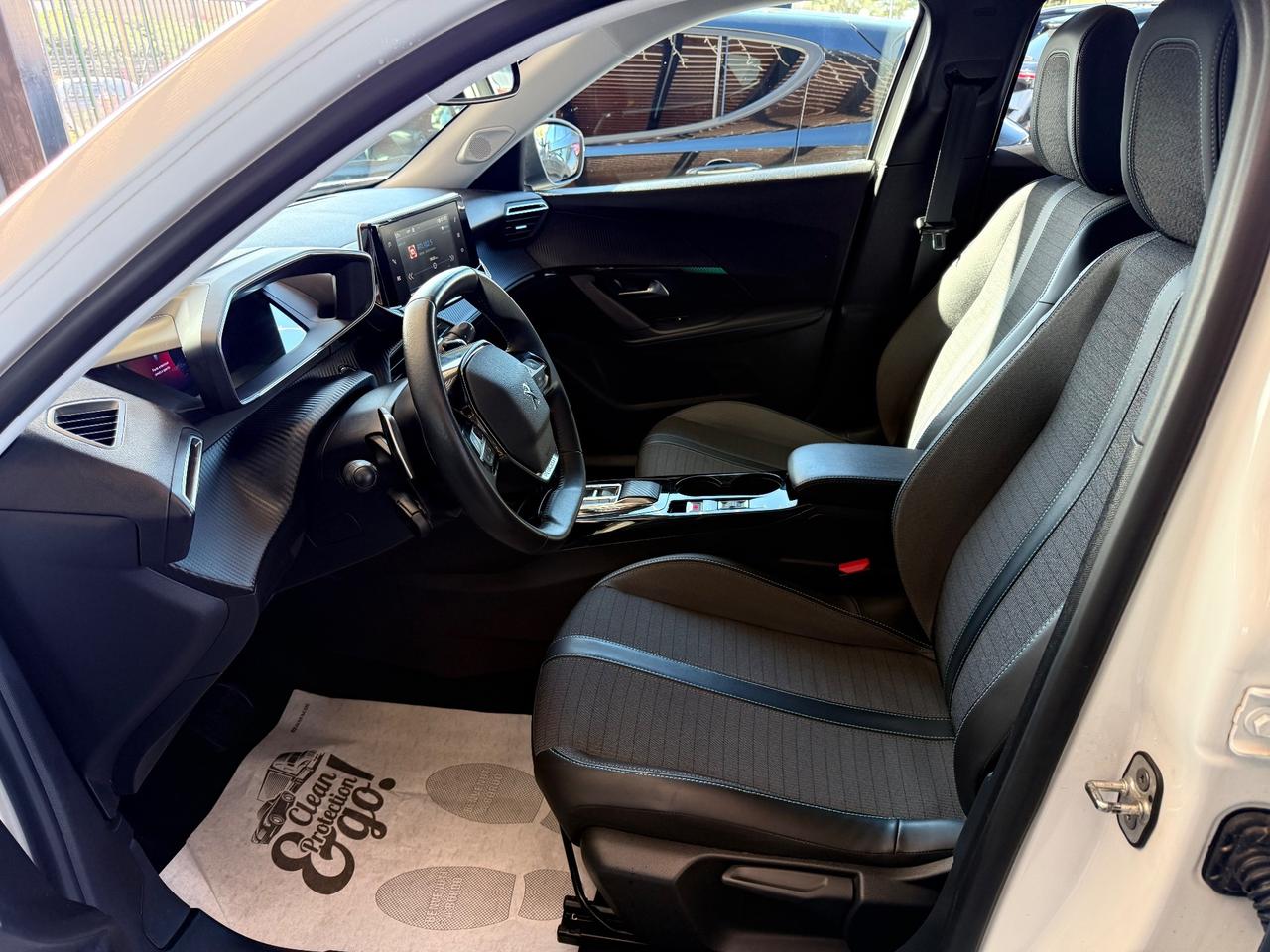 Peugeot 2008 BlueHDi 130 S&S EAT8 Allure Pack