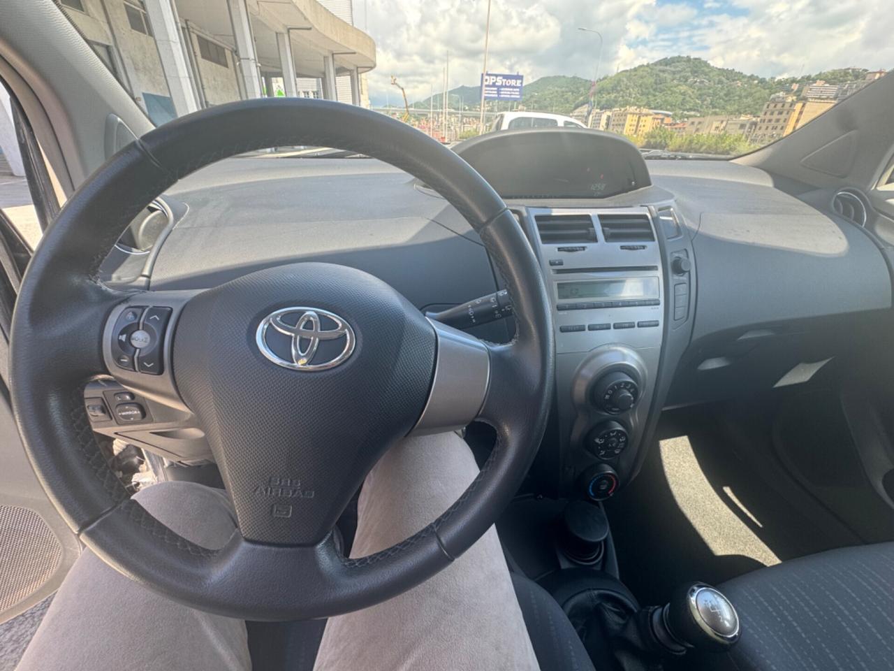 Toyota Yaris 1.3 5 porte 2009 neopatentati