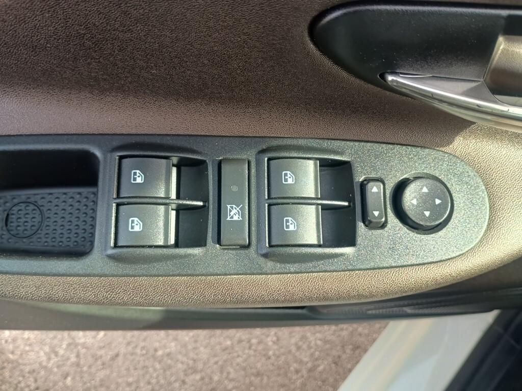 Lancia Ypsilon 1.3 MJ 95cv 5 porte Platinum