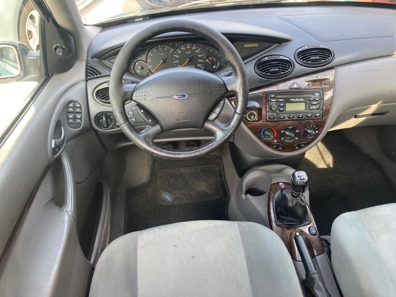 FORD FOCUS 5 PORTE (KM 132.305) DA VETRINA