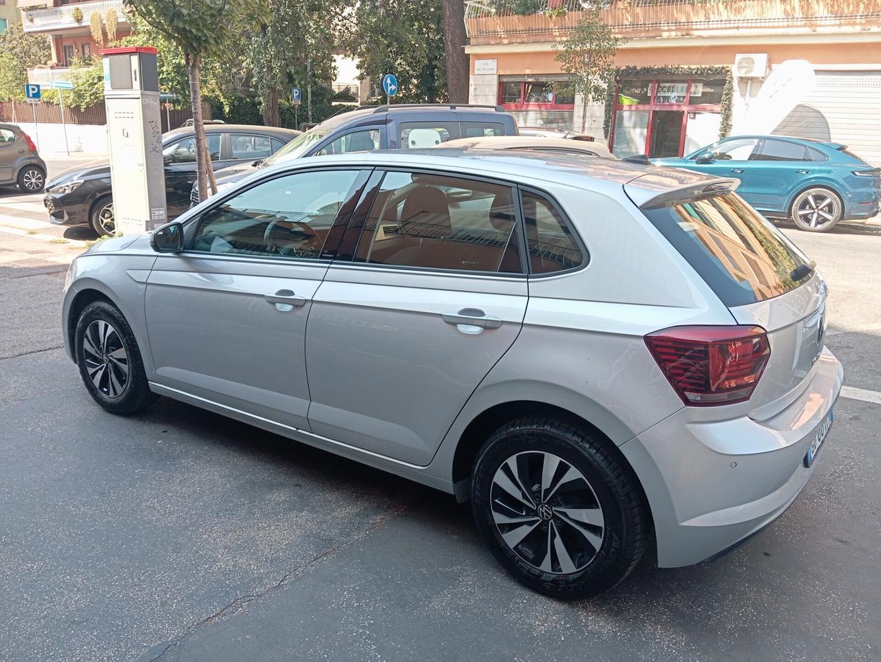 Volkswagen Polo 1.0 Sport offerta del mese