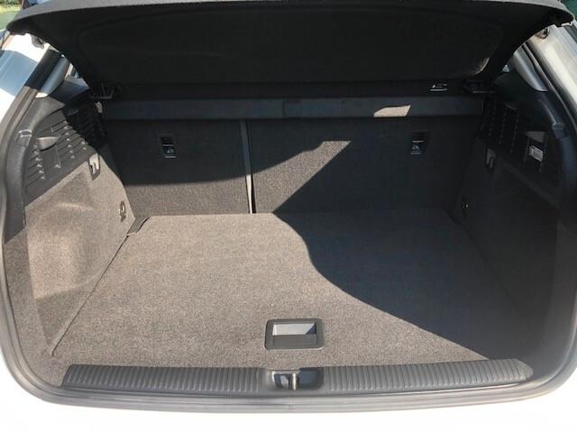 Audi Q2 30 TDI Business