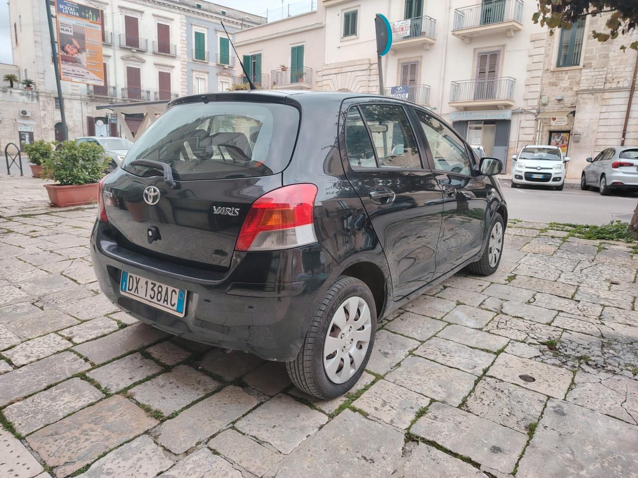 Toyota Yaris 1.0 5 porte Sol