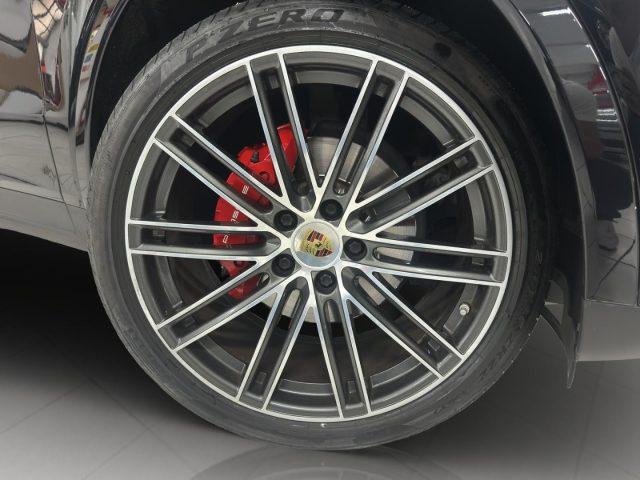 PORSCHE Cayenne 3.0 V6