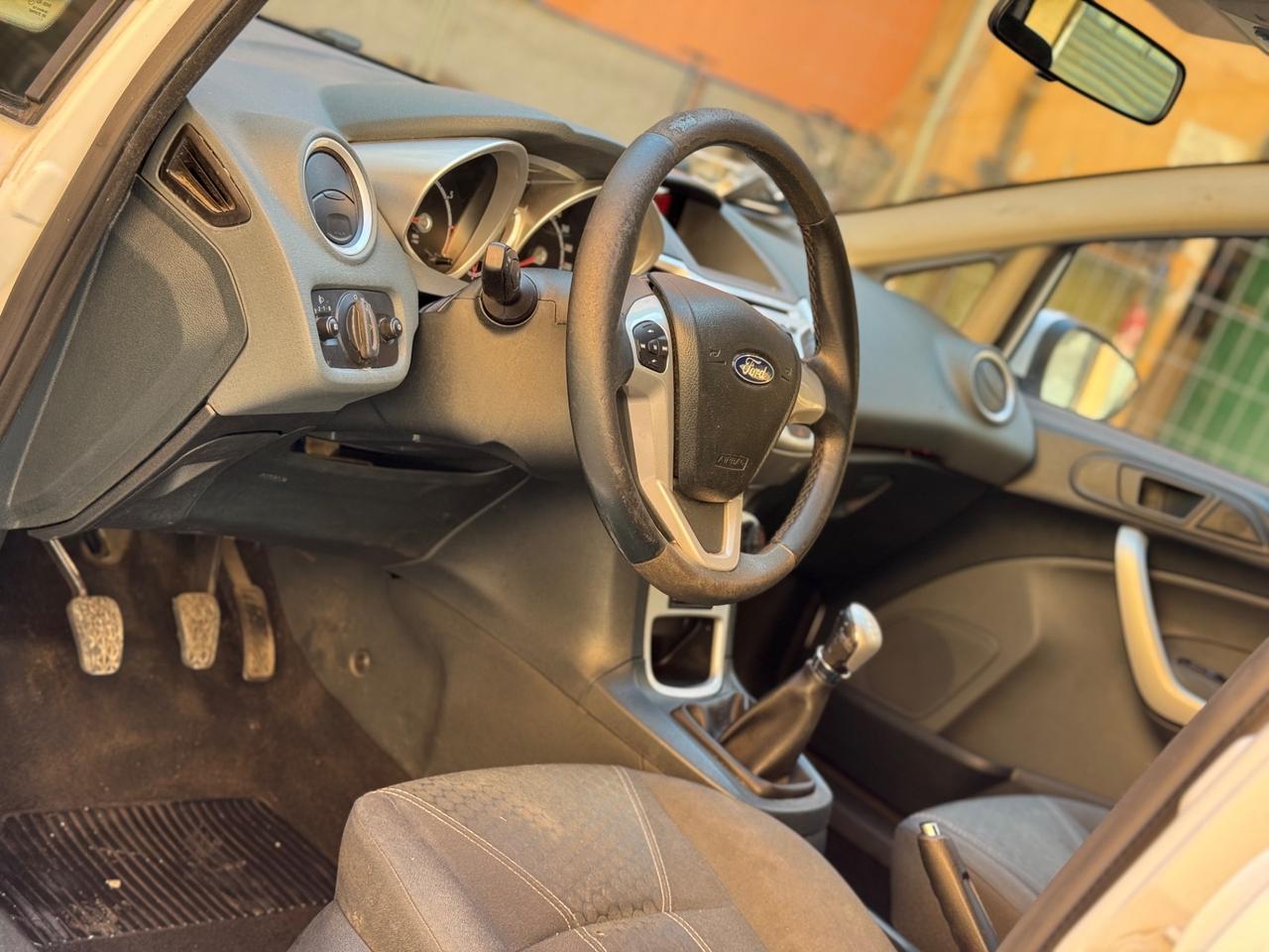 FORD FIESTA 1.2 BENZINA 5.P TITANIUM GARANZIA 12 MESI