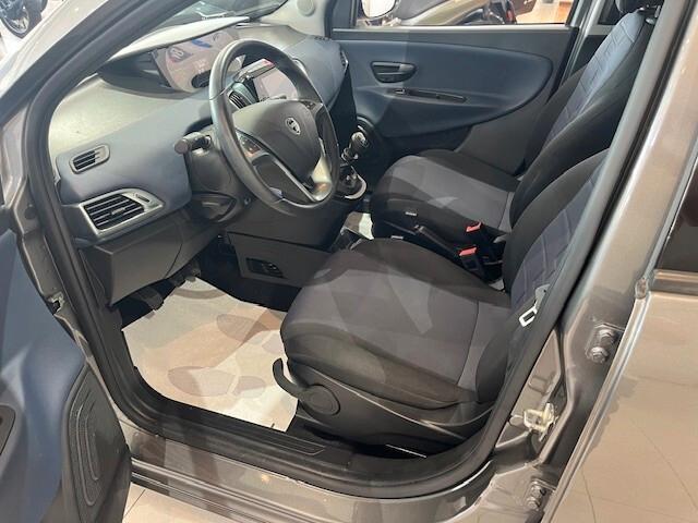 Lancia Ypsilon 1.0 firefly hybrid Silver *18.000 KM*