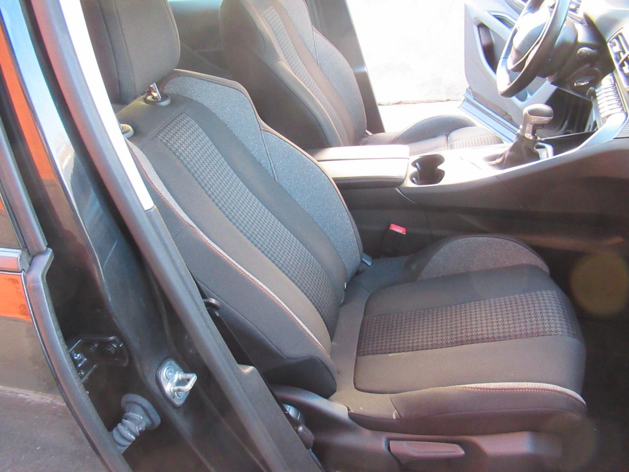 Peugeot 3008 BlueHDi 130 S&S Business